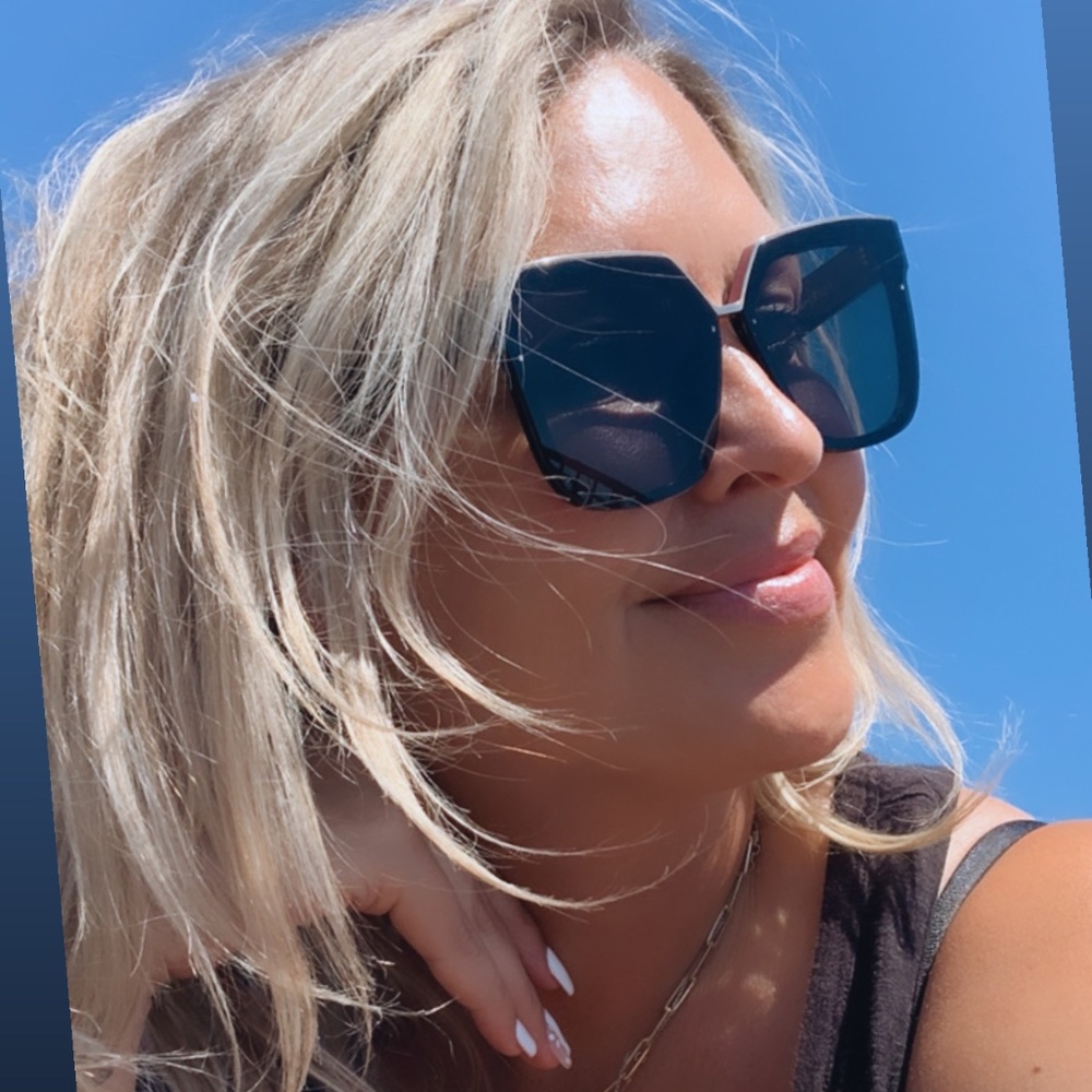 Meet your Posher, Linda